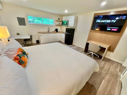 MSU Boutique Hotel - 2 Bedroom Suite with Kitchen