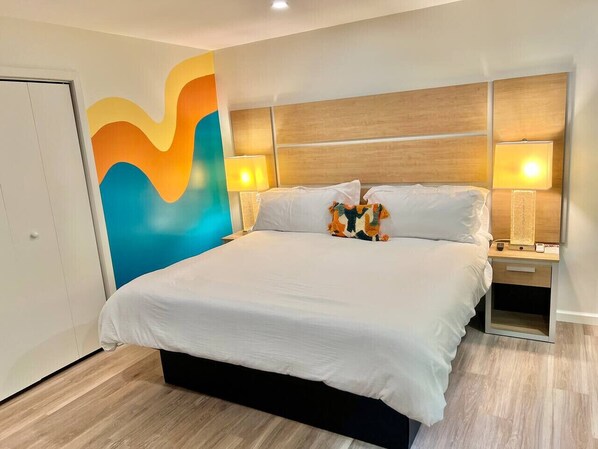 Desk, iron/ironing board, WiFi, bed sheets