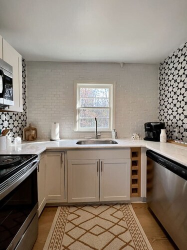 Central Charmer -- Fire Pit -- Game Day -- Central !