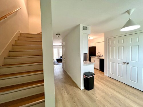 Sweet Cozy MSU 2 BR with Patio