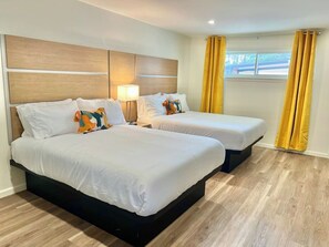 1 habitación, escritorio, tabla de planchar con plancha y wifi 