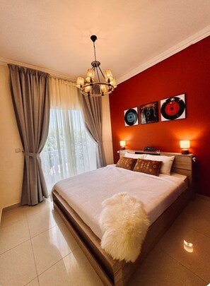 Uklassifisert bilde, 3 av 6, knapp