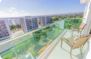 Unclassified image, 3 of 20, button