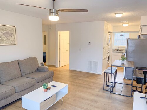 Cozy Close2Campus 2-Bedroom Stay