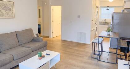 Cozy Close2Campus 2-Bedroom Stay