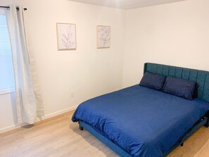 Iron/ironing board, WiFi