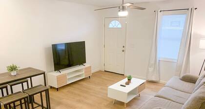 Cozy Close2Campus 2-Bedroom Stay