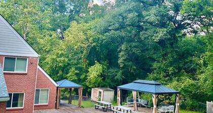 The Bulldog Basecamp | Sleeps 18 | Game Day