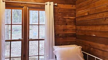 Bureau, fer et planche à repasser, Wi-Fi, draps fournis