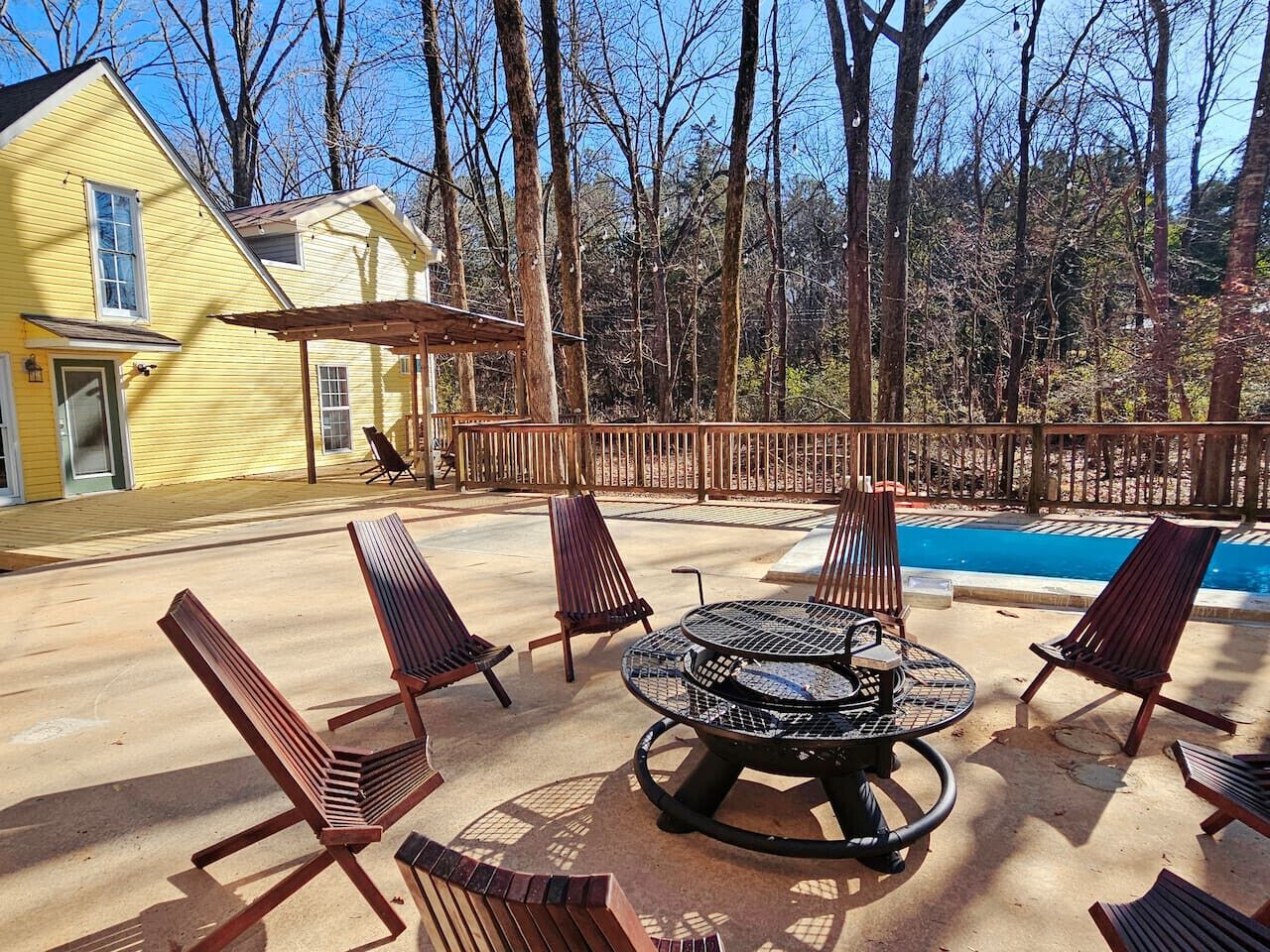 屋外ダイニングエリア