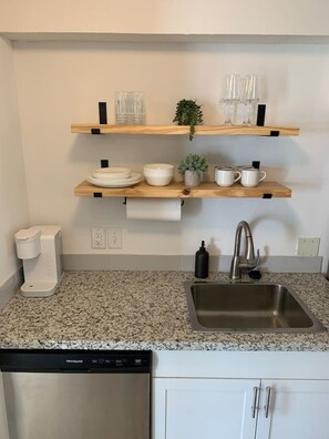 Dishwasher, coffee/tea maker, cookware/dishes/utensils - MSU Sweet Spot: Cozy 2BR w/Patio (Starkville)