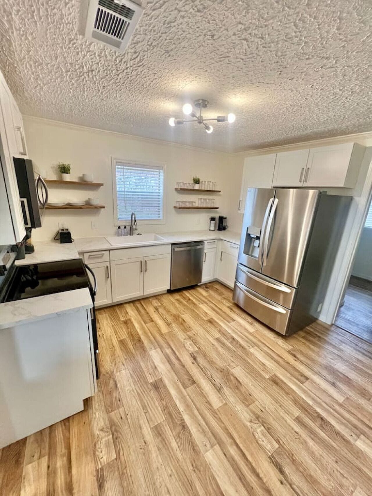 Cookware/dishes/utensils