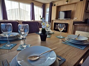 Dining - Birchington Vale - 2 Bedroom Sleeps 6 (Birchington-on-Sea)