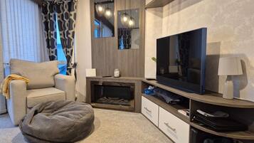 Télévision, cheminée