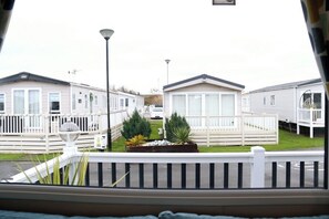 Terrace/patio - Whitstable Neptune - Alberta Holiday Park (Whitstable)