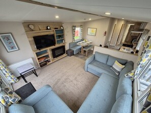 TV, fireplace - Whitstable Neptune - Alberta Holiday Park (Whitstable)