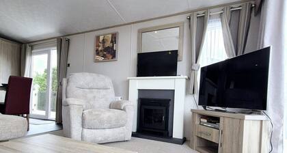 The Helmsley Lodge - Alberta Holiday Park