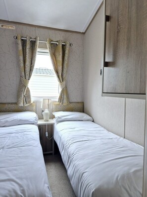 3 bedrooms, bed sheets