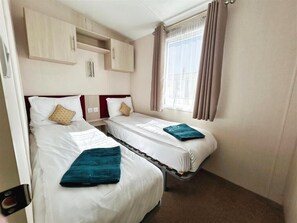 2 bedrooms, Internet - Seaview Holiday Park - 2 bedroom sleeps 6 (Whitstable)