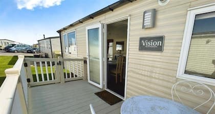 Seaview Holiday Park - 2 bedroom sleeps 6