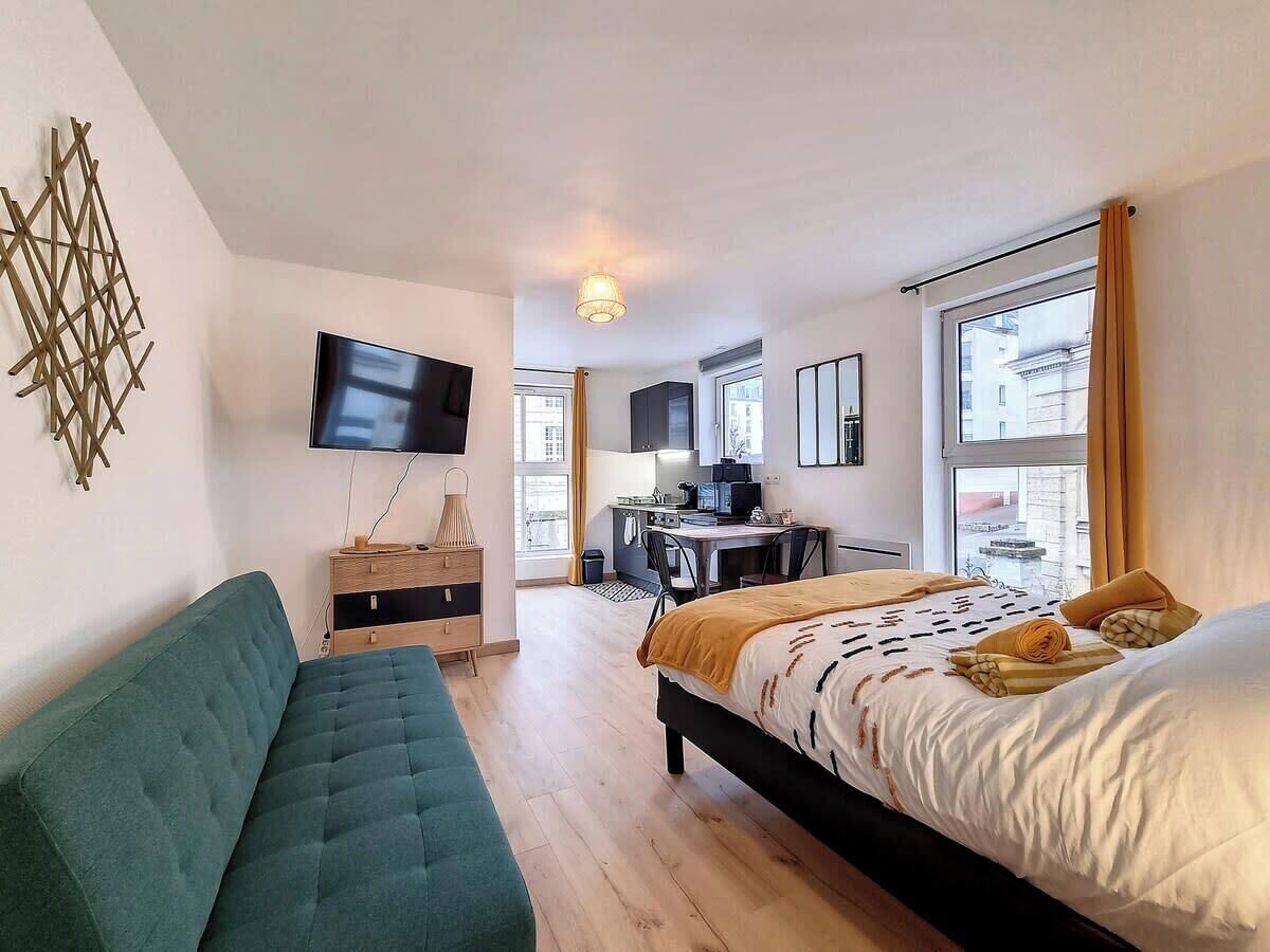 1 dormitori, planxa i posts de planxar, wifi i roba de llit 