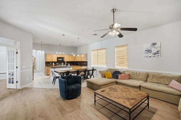 Unclassified image, 1 of 35, button - 4 bedroom 2 bath home with pool, wi-fi, laundry (Mesa)