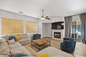 Unclassified image, 5 of 35, button - 4 bedroom 2 bath home with pool, wi-fi, laundry (Mesa)