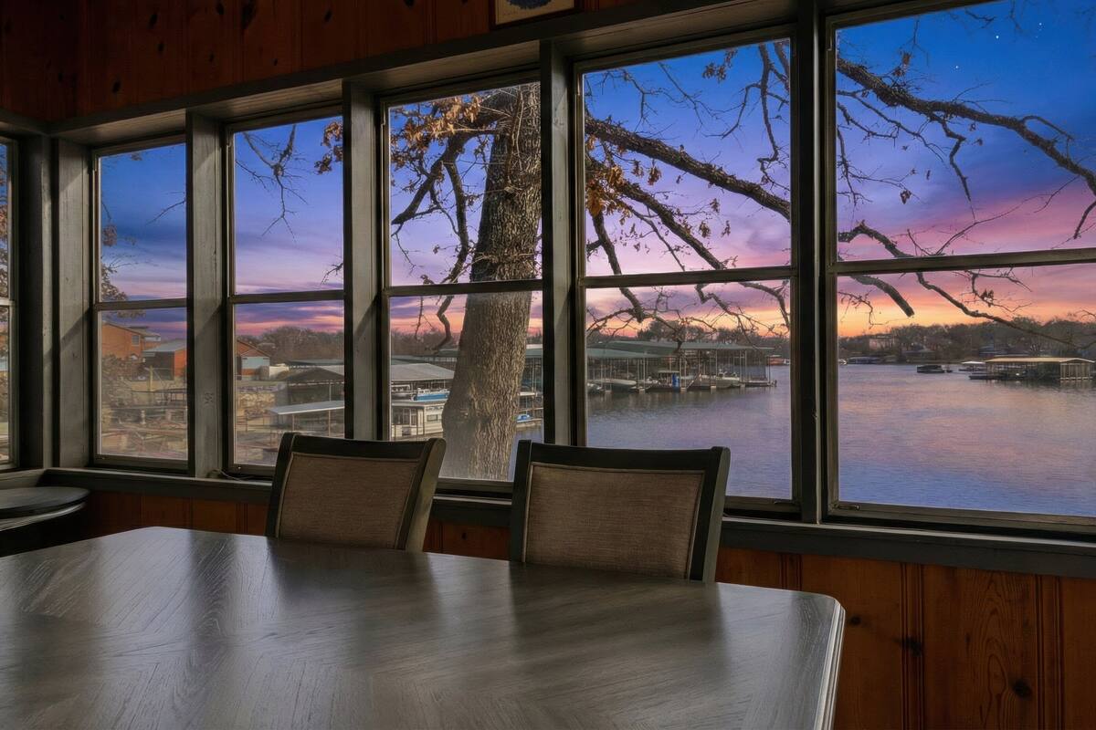 Nhà, 1 giường cỡ king và sofa giường, sân hiên (Little Smokey Cabin)