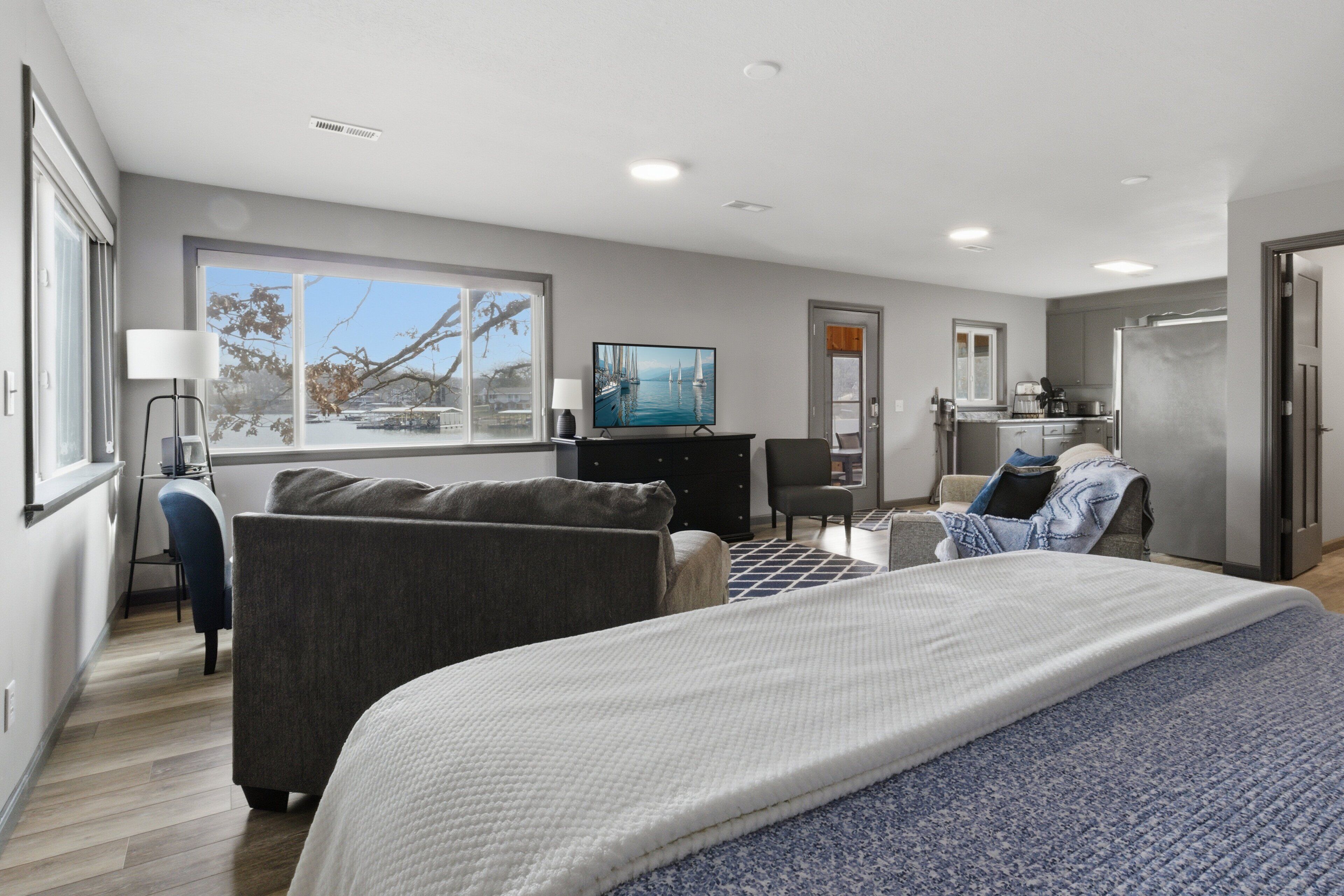 Nhà, 1 giường cỡ king và sofa giường, sân hiên (Little Smokey Cabin)