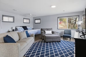 Nhà, 1 giường cỡ king và sofa giường, sân hiên (Little Smokey Cabin)