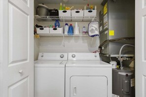 Condo, Berbilang Katil, Pool Access (Between Games) | Dobi