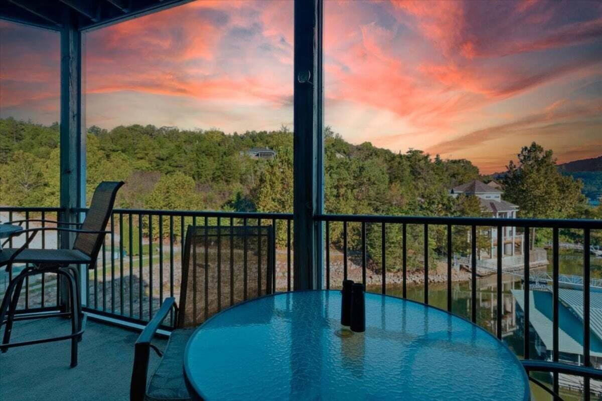 Condo, Multiple Beds, Pool Access (Between Games)