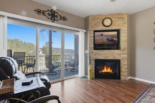 Condo, Multiple Beds, Pool Access (Between Games) | Living area