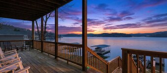 Lakefront Log Cabin With Private Dock, Two Decks & Cozy Comfort at 35mm in Sunrise Beach