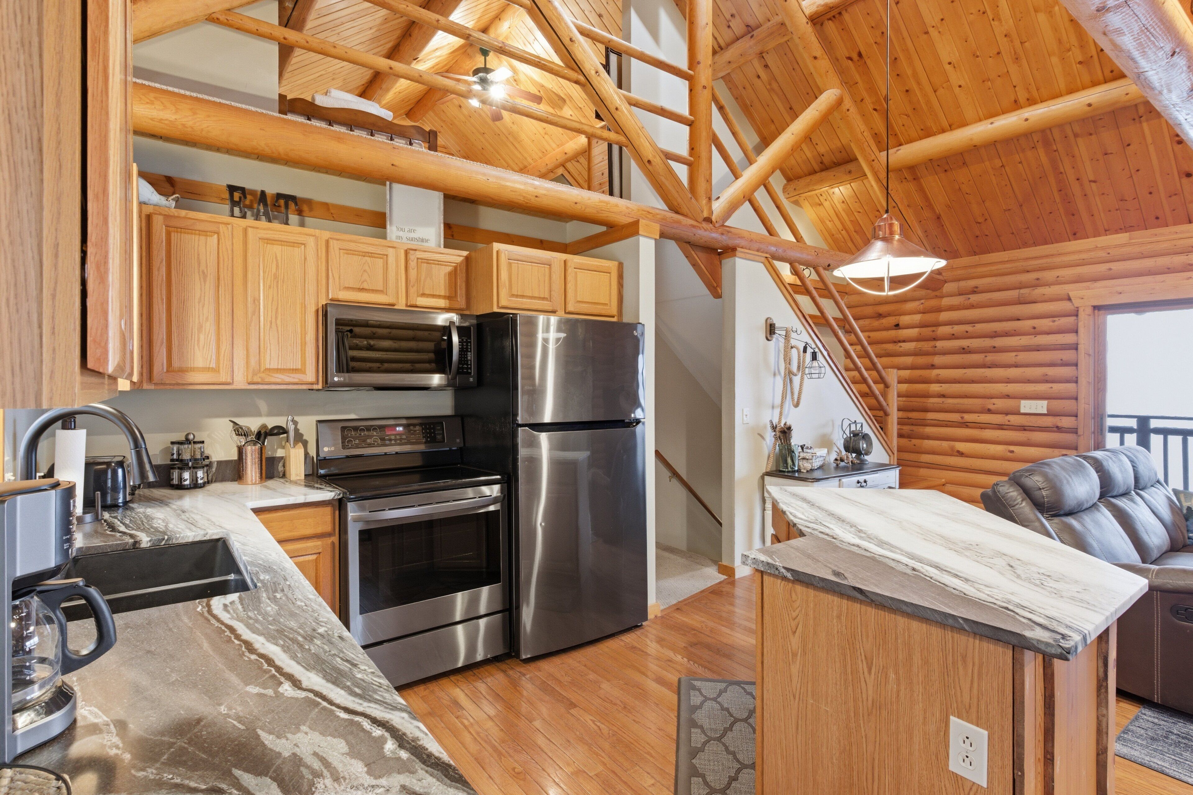 House, Multiple Beds, Patio (Parrot Bay Cabin) | Private kitchen