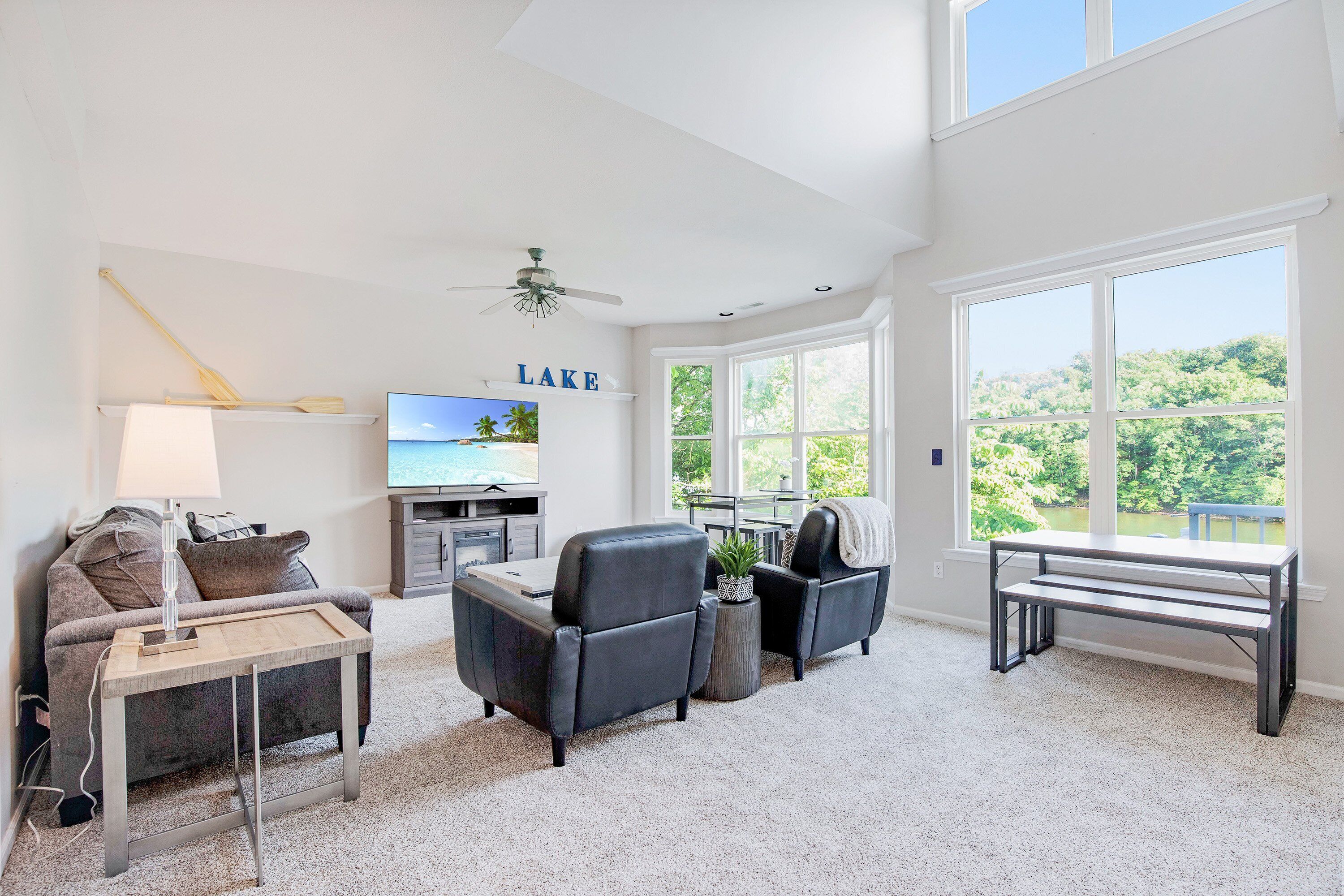 House, Multiple Beds, Patio (Paradise Lookout) | Living area