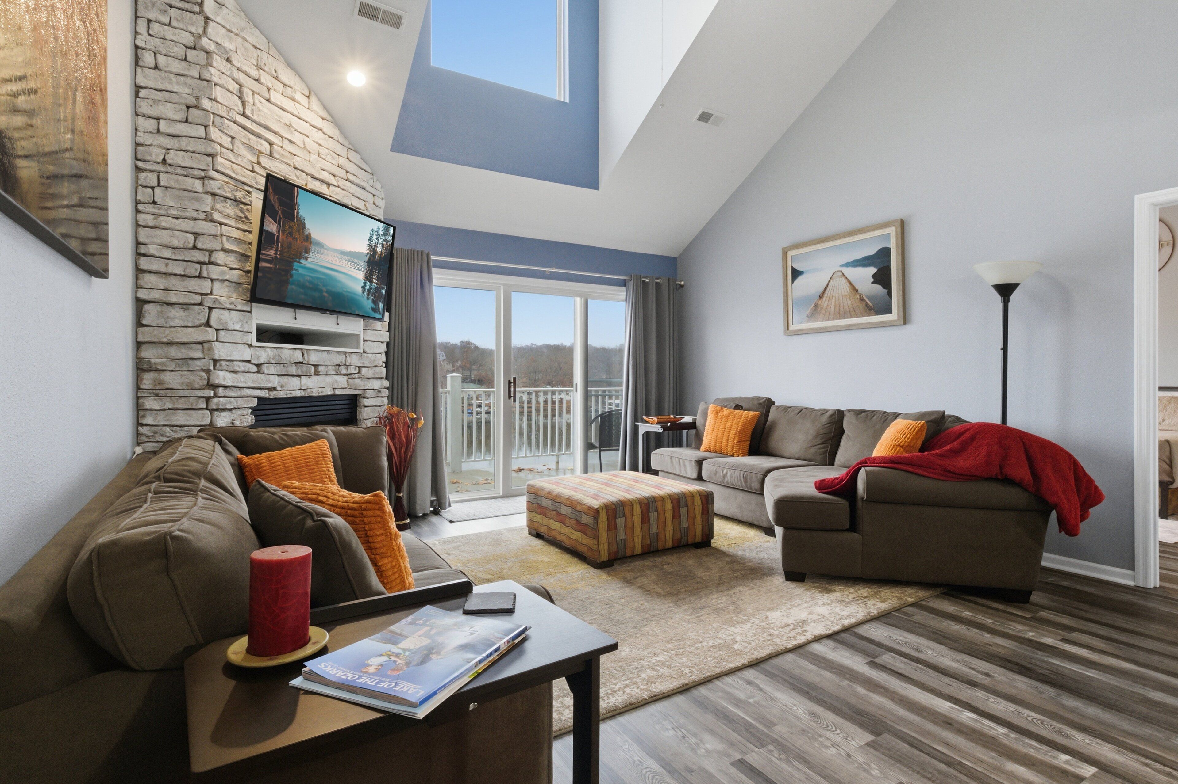 Apartment, Mehrere Betten, Poolzugang (Sun-Kissed Serenity) | Wohnbereich