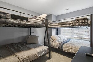 4 habitaciones, decoración personalizada y muebles diferentes 