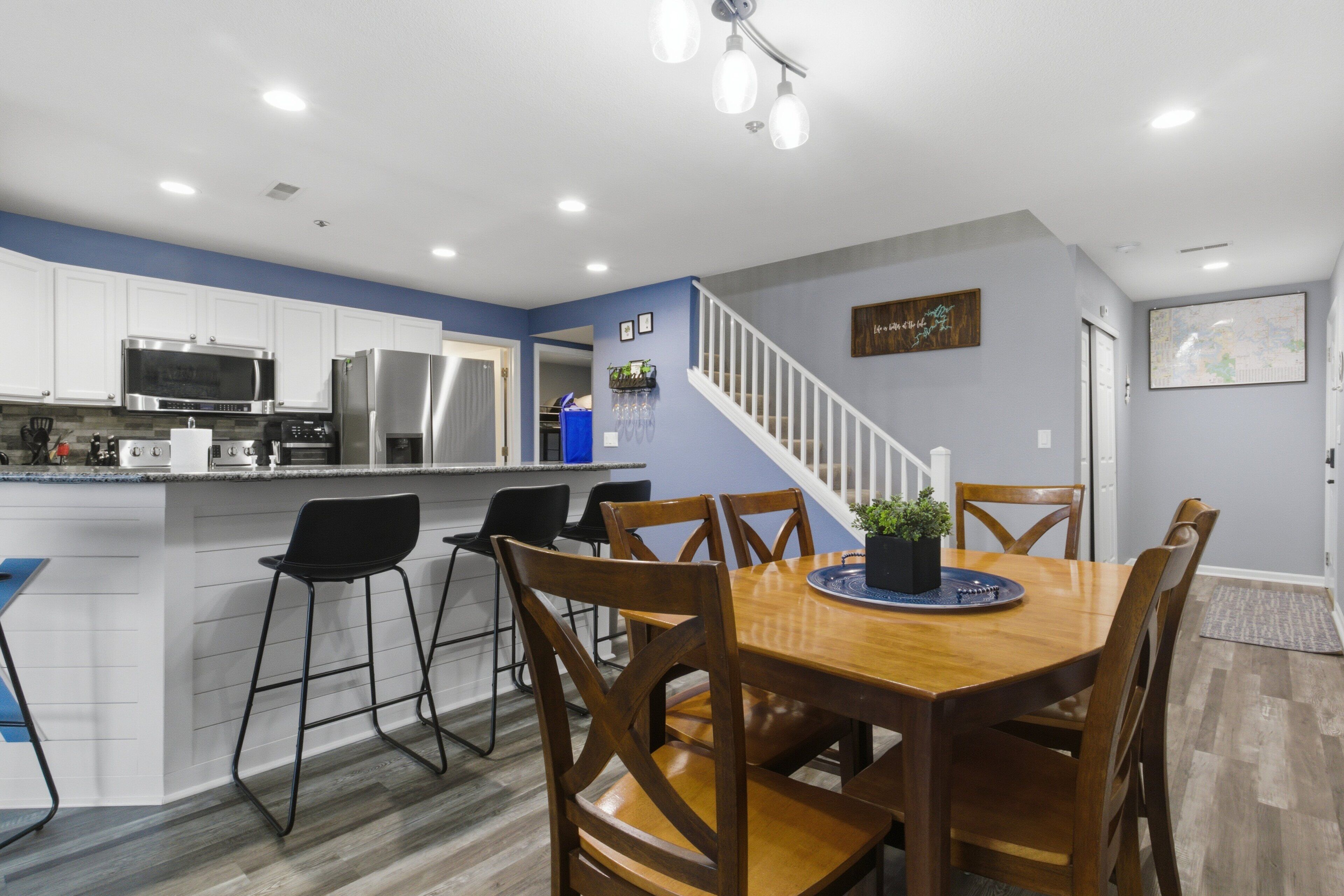 Condo, nhiều giường, có thể sử dụng hồ bơi (Sun-Kissed Serenity) | 4 phòng ngủ, trang trí khác biệt 