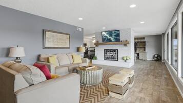 House, Multiple Beds, Patio (Shorty's Getaway) | Living area