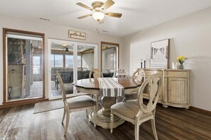5 bedrooms, individually decorated, individually furnished, bed sheets - Lakefront Home w/ Private Dock, Slip, Kayaks & Paddleboards at the 7mm (Gravois Mills)