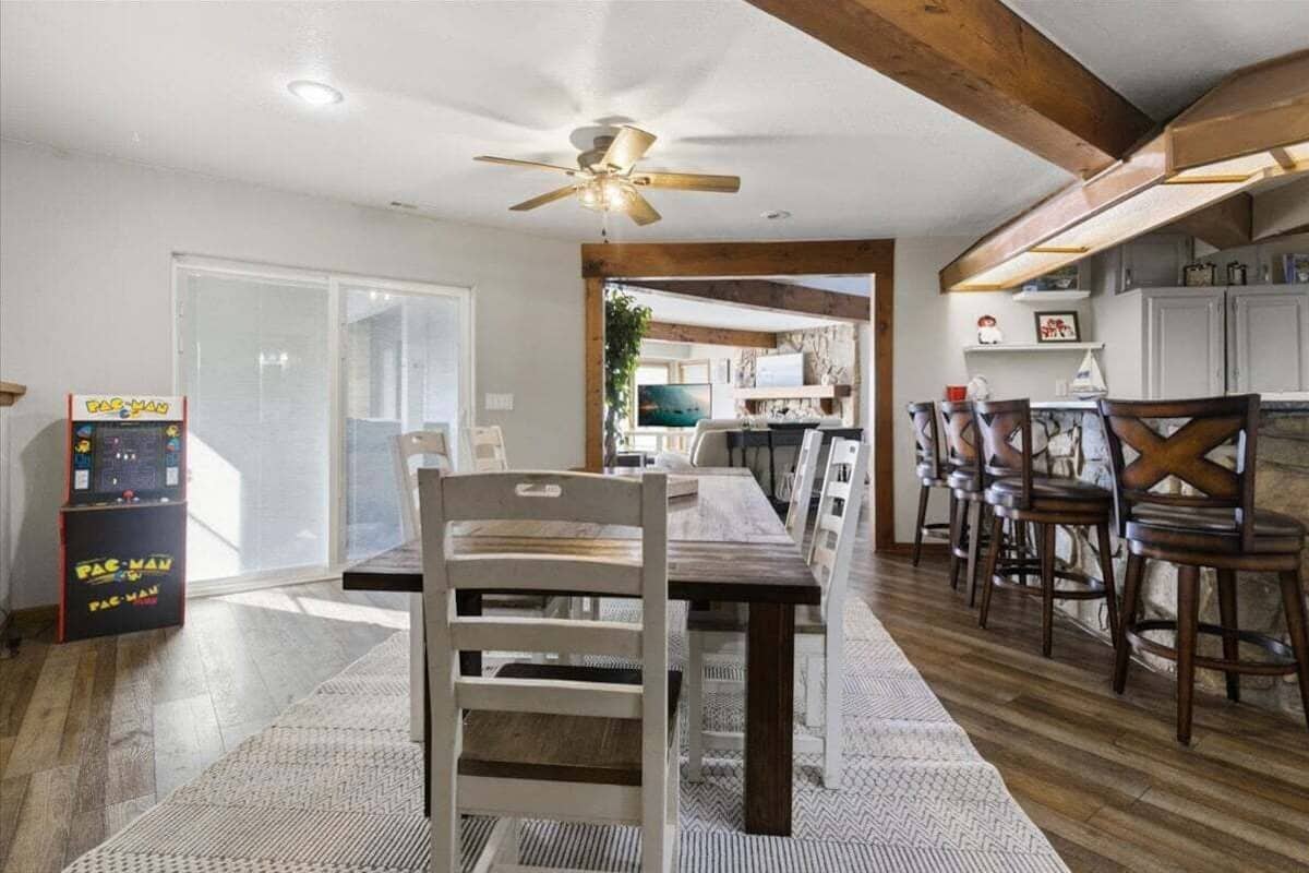 하우스, 침대(여러 개), 온수 욕조 (Ozark Getaway) | 5 개의 침실, 각각 다른 스타일의 인테리어, 각각 다르게 가구 비치, 침대 시트