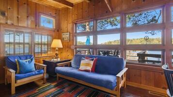 House, Multiple Beds, Patio (Lakefront Lucky Charmer) | Living area