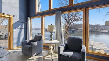 House, Multiple Beds, Patio (Highline Hideaway)