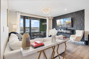 Ảnh chưa phân loại, 2 trong số 67 ảnh, nút