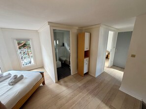 3 bedrooms, iron/ironing board, WiFi - Bright Duplex in Cavalière – Steps from the Beach (Le Lavandou)