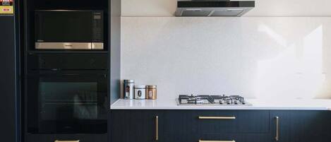 Stovetop, dishwasher, electric kettle, toaster