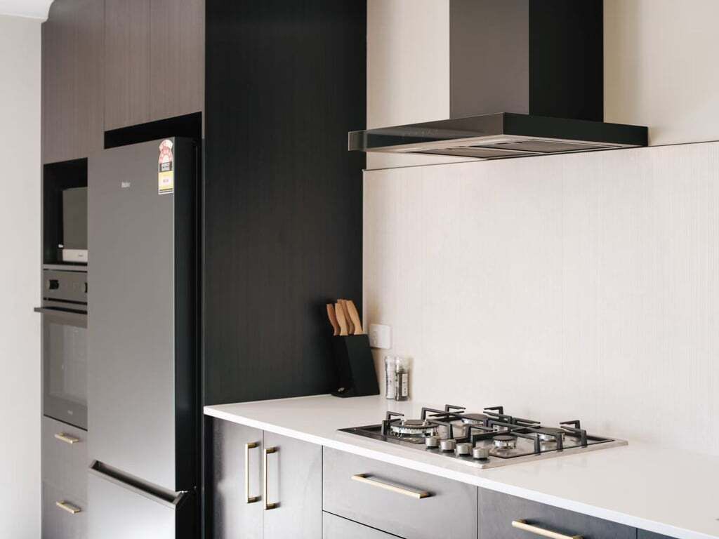 Stovetop, dishwasher, electric kettle, toaster