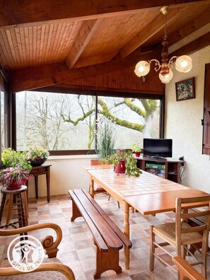 Dining - Gîtes de France® - Patou's Gîte (CATUS)