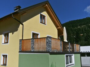 Exterior detail - maINZ - charm meets cordiality (Stadl an de Mur)